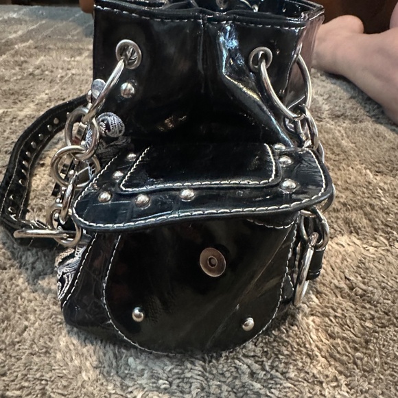 Black pleather gun purse - Picture 4 of 5